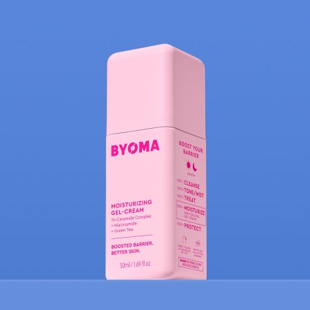 Moisturizing-Gel-Cream-Lifestyle.jpg
